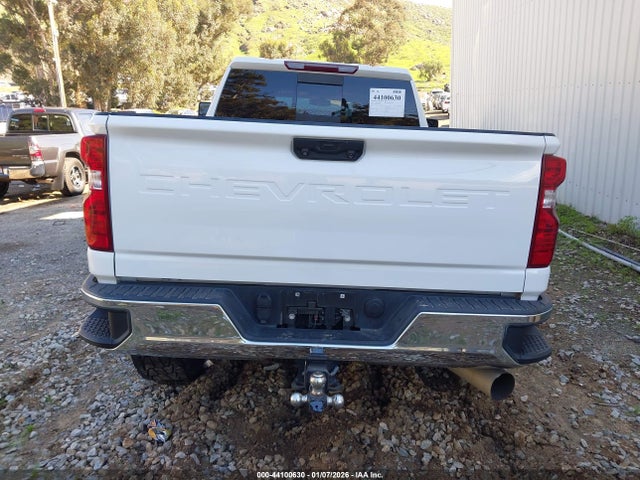 2GC4YNEY4N1207041 Chevrolet Silverado 2500hd 4wd Standard Bed Lt