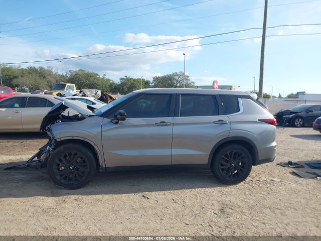 44100654 :رقم المزاد ، JA4J3UA80PZ030123 vin ، 2023 Mitsubishi Outlander Se 2.5 2wd/se Black Edition 2wd/se Special Edition 2wd مزاد بيع