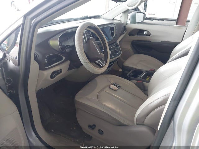 Aukcja sprzedaży 2017 Chrysler Pacifica Touring-l, vin: 2C4RC1BG2HR515548, numer aukcji: 44100671