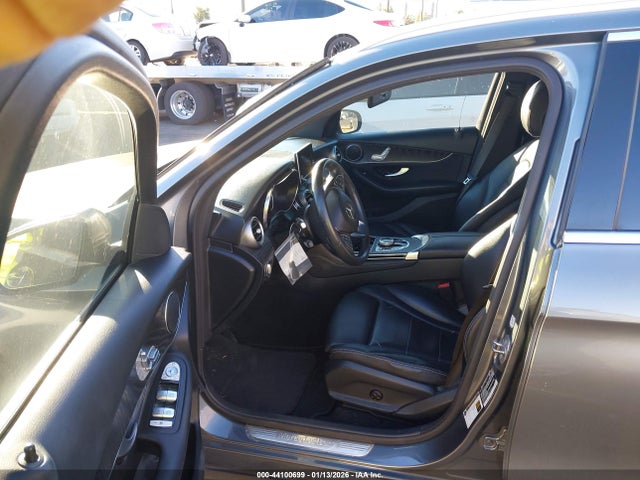 WDC0G4JB2HV009505 Mercedes-Benz GLC 300