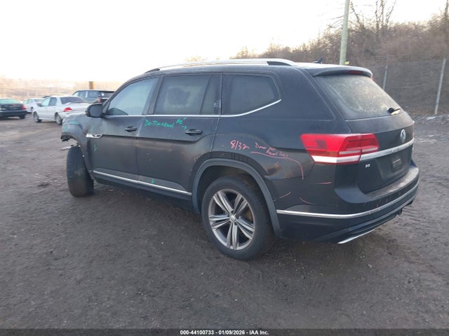 2019 VOLKSWAGEN ATLAS 1V2XR2CA4KC549298 Photo 2