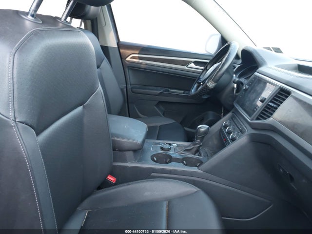 2019 VOLKSWAGEN ATLAS 1V2XR2CA4KC549298 Photo 4