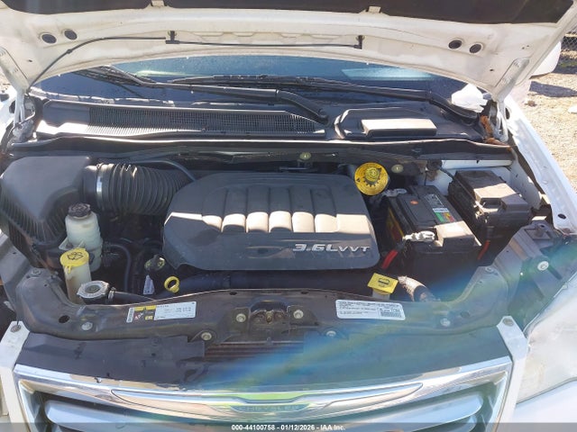 Продажа на аукционе авто 2015 Chrysler Town & Country Touring, vin: 2C4RC1BG0FR544432, номер лота: 44100758