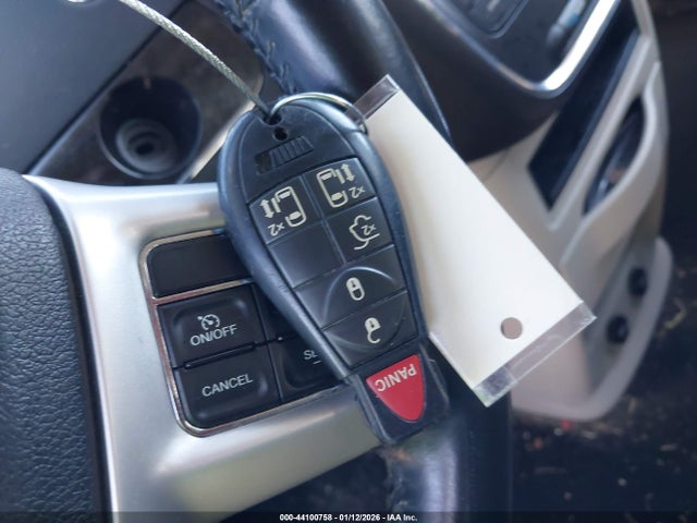 Продажа на аукционе авто 2015 Chrysler Town & Country Touring, vin: 2C4RC1BG0FR544432, номер лота: 44100758