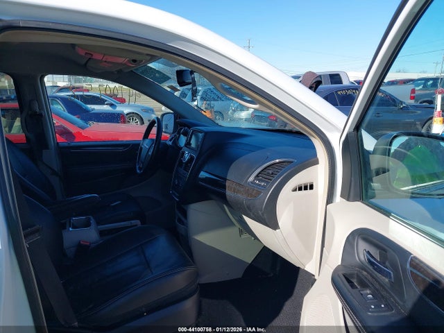 Продажа на аукционе авто 2015 Chrysler Town & Country Touring, vin: 2C4RC1BG0FR544432, номер лота: 44100758