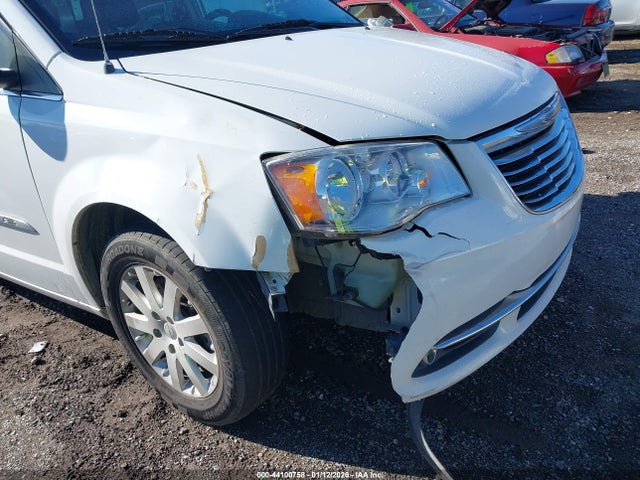 Продажа на аукционе авто 2015 Chrysler Town & Country Touring, vin: 2C4RC1BG0FR544432, номер лота: 44100758
