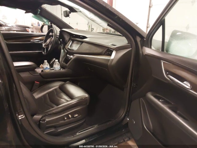 2017 CADILLAC XT5 1GYKNFRS5HZ112117 Photo 4