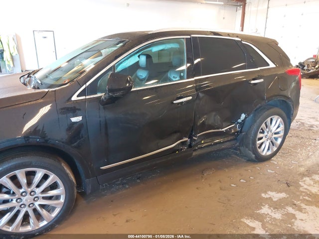 2017 CADILLAC XT5 1GYKNFRS5HZ112117 Photo 5