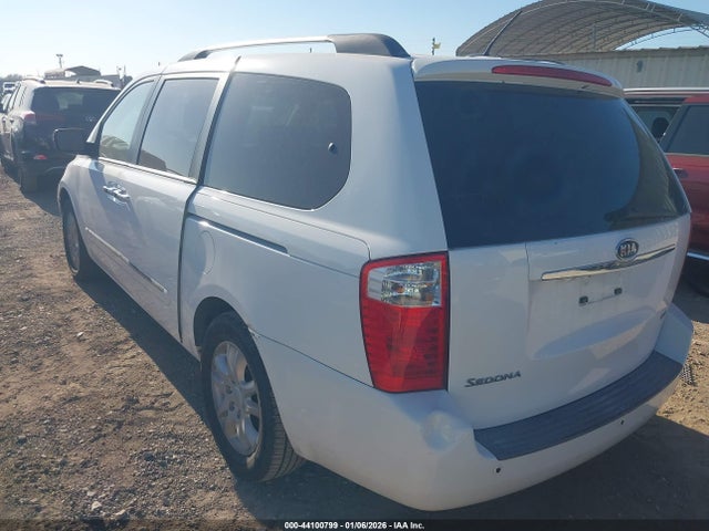 2010 KIA SEDONA KNDMH4C33A6325599 Photo 2