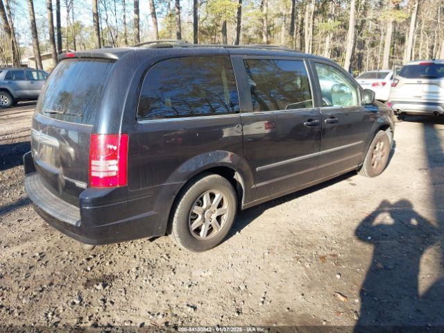 2010 CHRYSLER TOWN & COUNTRY 2A4RR5DX3AR148548 Photo 3