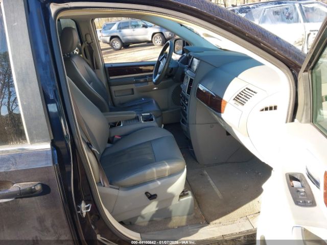 2010 CHRYSLER TOWN & COUNTRY 2A4RR5DX3AR148548 Photo 4