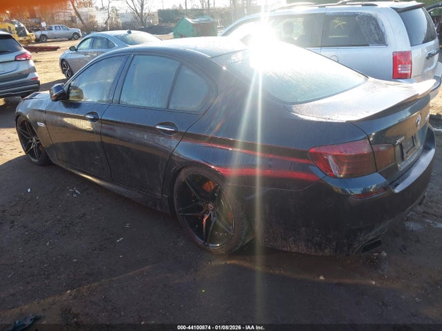 2016 BMW 550I WBAKP9C57GD981203 Photo 2