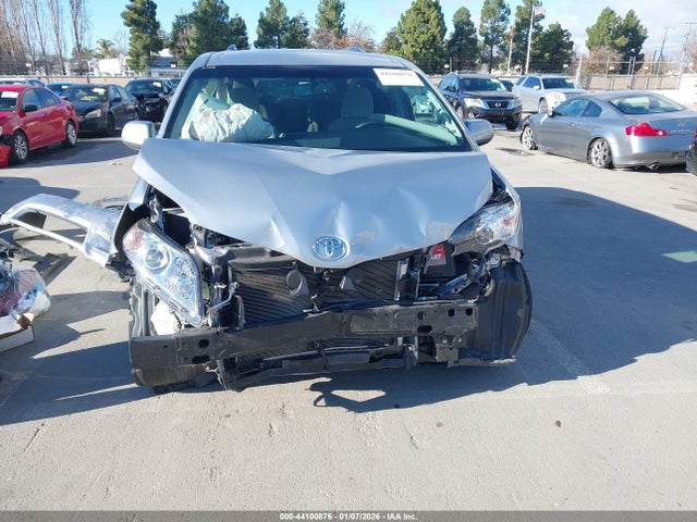 5TDKK3DCXFS611653 Toyota Sienna Le 8 Passenger
