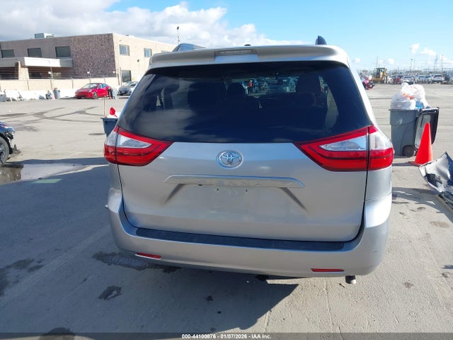 5TDKK3DCXFS611653 Toyota Sienna Le 8 Passenger