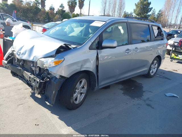 5TDKK3DCXFS611653 Toyota Sienna Le 8 Passenger