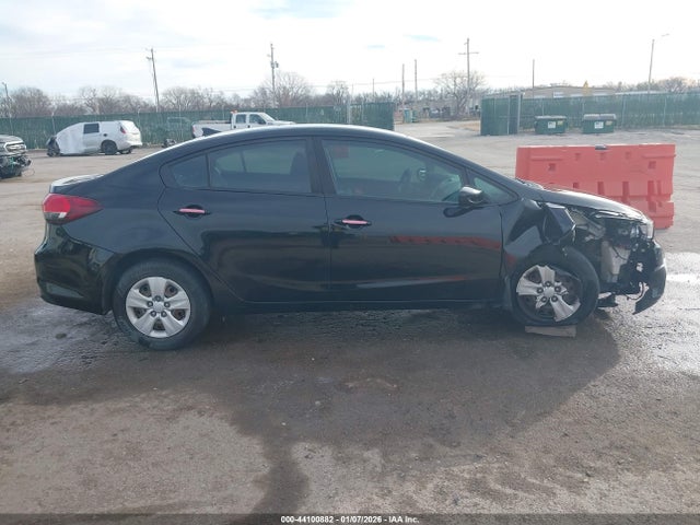 3KPFK4A75JE241441 KIA FORTE LX