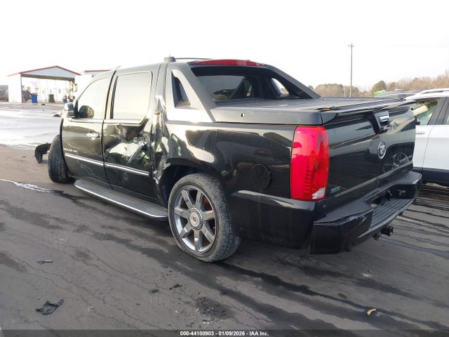 2010 CADILLAC ESCALADE EXT 3GYVKMEF9AG244550 Photo 2