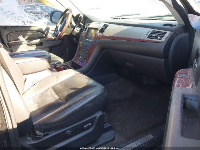 2010 CADILLAC ESCALADE EXT 3GYVKMEF9AG244550 Photo 4