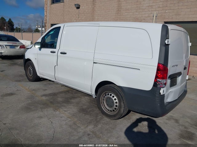 2017 MERCEDES-BENZ METRIS WD3PG2EA8H3216447 Photo 2