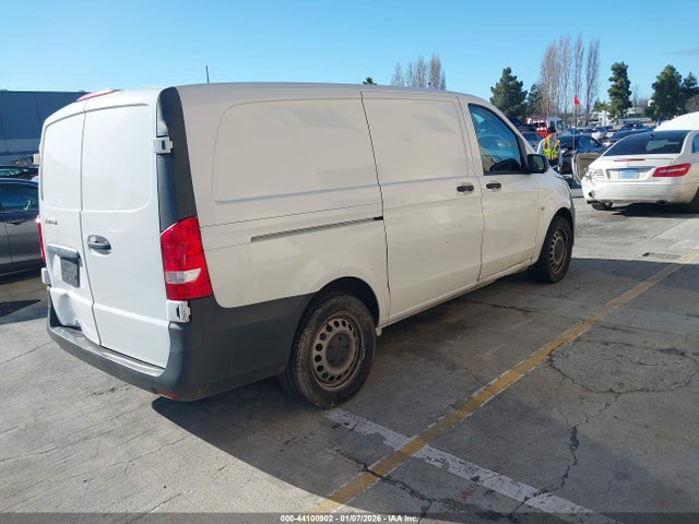 2017 MERCEDES-BENZ METRIS WD3PG2EA8H3216447 Photo 3