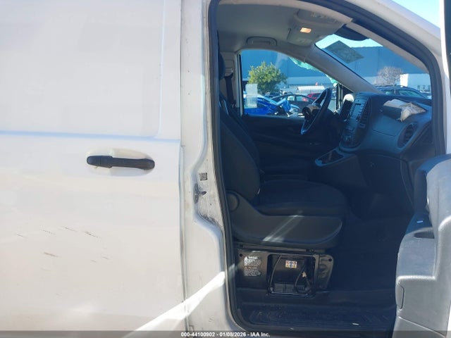 2017 MERCEDES-BENZ METRIS WD3PG2EA8H3216447 Photo 4