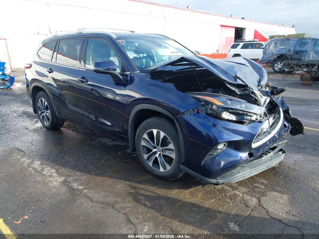 2022 TOYOTA HIGHLANDER 5TDHZRBH1NS174048 Photo 0