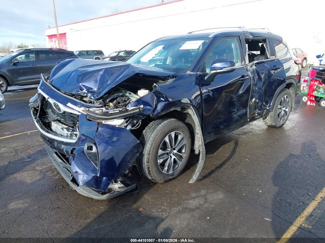 2022 TOYOTA HIGHLANDER 5TDHZRBH1NS174048 Photo 1