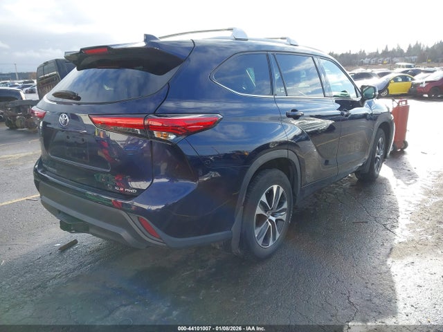 2022 TOYOTA HIGHLANDER 5TDHZRBH1NS174048 Photo 3