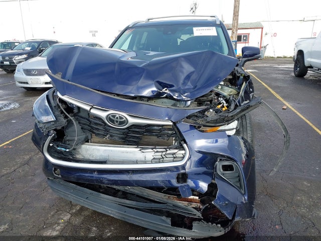 2022 TOYOTA HIGHLANDER 5TDHZRBH1NS174048 Photo 5