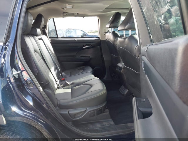2022 TOYOTA HIGHLANDER 5TDHZRBH1NS174048 Photo 7