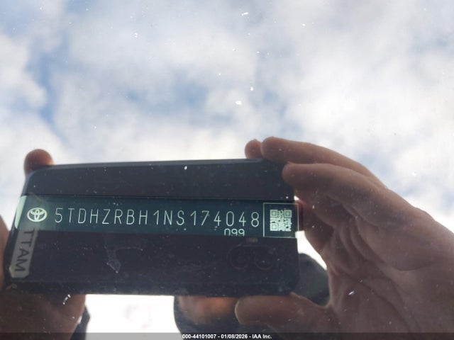 2022 TOYOTA HIGHLANDER 5TDHZRBH1NS174048 Photo 8