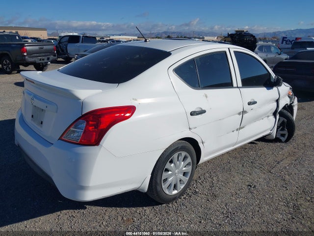 Nissan Versa 1.6 S+ 2018 3N1CN7AP1JL871595 Image 4