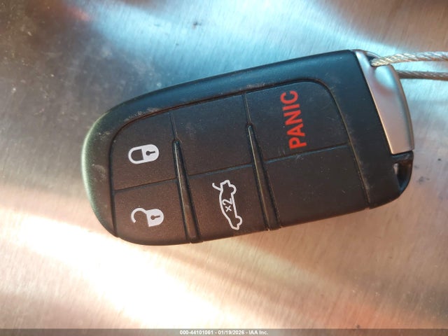 Продажа на аукционе авто 2014 Chrysler 300 Uptown Edition, vin: 2C3CCAAGXEH343198, номер лота: 44101061