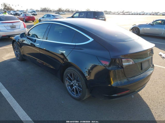 2018 TESLA MODEL 3 5YJ3E1EA8JF172365 Photo 2
