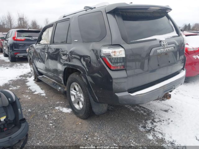 2018 TOYOTA 4RUNNER JTEBU5JR6J5492122 Photo 2