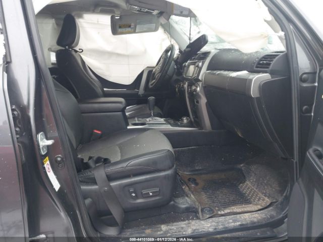 2018 TOYOTA 4RUNNER JTEBU5JR6J5492122 Photo 4