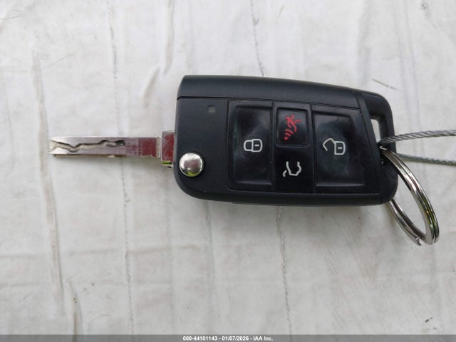 3VV1B7AX5JM090409 Volkswagen Tiguan 2.0t S