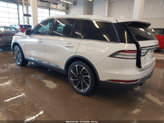 2021 LINCOLN AVIATOR 5LM5J7XC6MGL05651 Photo 2