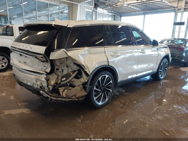 2021 LINCOLN AVIATOR 5LM5J7XC6MGL05651 Photo 3