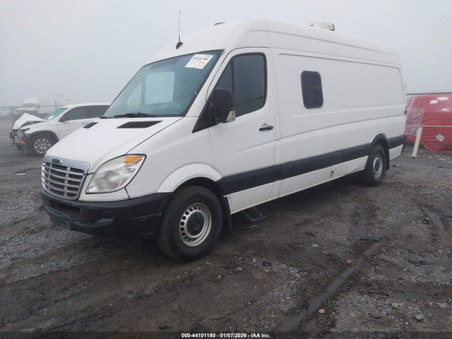 2010 Freightliner Sprinter 2500 მანქანა იყიდება აუქციონზე, vin: WDYPE8CC5A5494983, აუქციონის ნომერი: 44101180