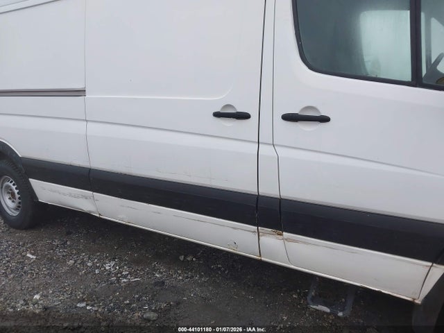 2010 Freightliner Sprinter 2500 მანქანა იყიდება აუქციონზე, vin: WDYPE8CC5A5494983, აუქციონის ნომერი: 44101180