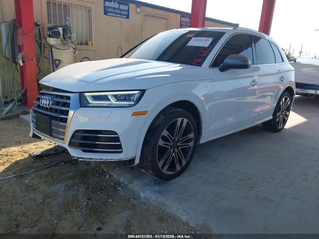 2018 AUDI SQ5 WA1A4AFY1J2233977 Photo 1