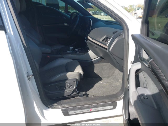 2018 AUDI SQ5 WA1A4AFY1J2233977 Photo 4