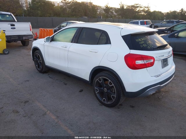 2020 MERCEDES-BENZ GLA 250 W1NTG4EB2LU040256 Photo 2