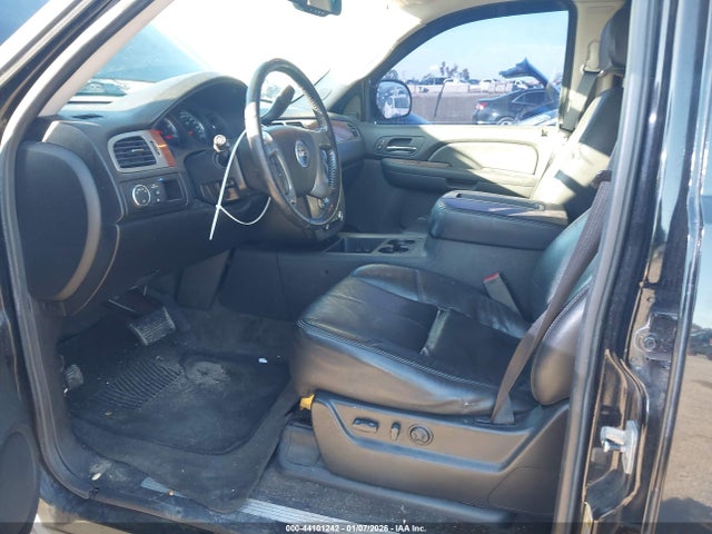 44101242 :رقم المزاد ، 1GKFC13008R226893 vin ، 2008 Gmc Yukon Slt مزاد بيع