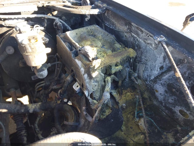 44101242 :رقم المزاد ، 1GKFC13008R226893 vin ، 2008 Gmc Yukon Slt مزاد بيع