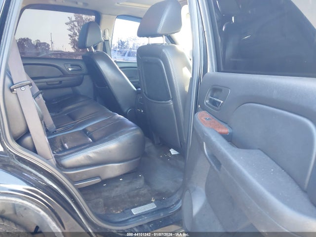 44101242 :رقم المزاد ، 1GKFC13008R226893 vin ، 2008 Gmc Yukon Slt مزاد بيع