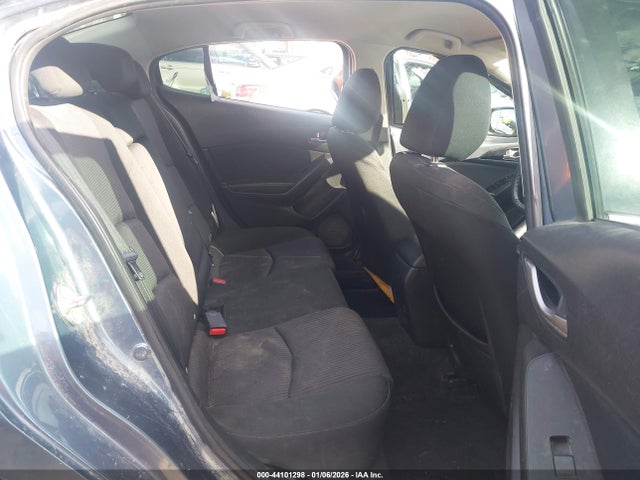 3MZBM1V73FM144928 Mazda Mazda3 I Touring