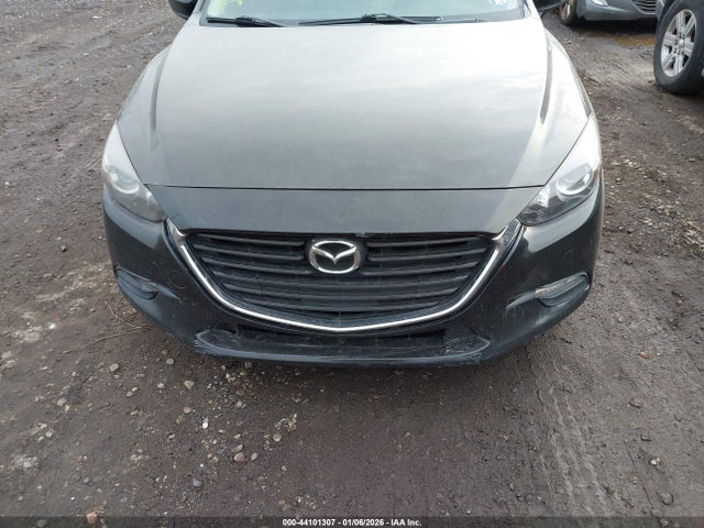 Продаж на аукціоні авто 2018 Mazda Mazda3 Touring, vin: 3MZBN1V32JM209156, номер лоту: 44101307