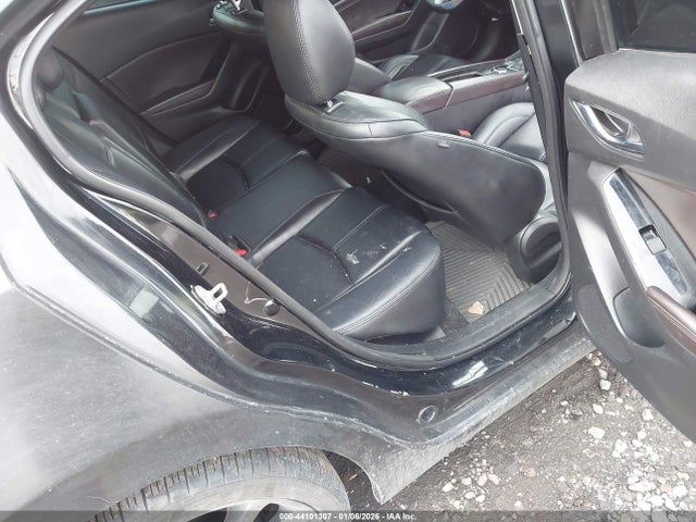 Продаж на аукціоні авто 2018 Mazda Mazda3 Touring, vin: 3MZBN1V32JM209156, номер лоту: 44101307